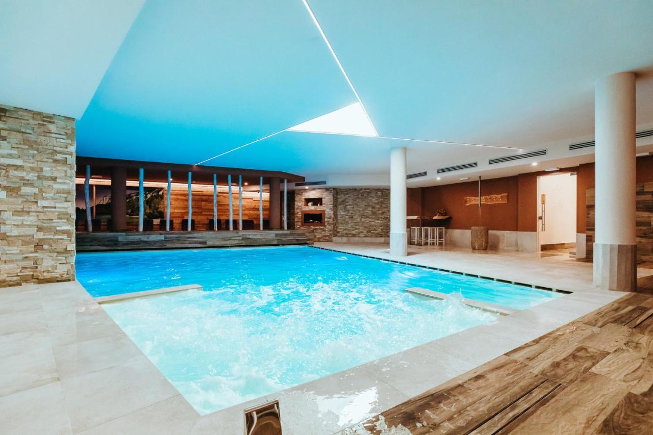 Gaia Residence Hotel Mezzana  Exterior photo